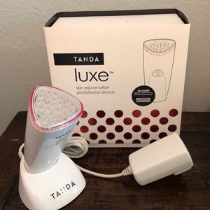 Tanya Luxe Photofacial Light